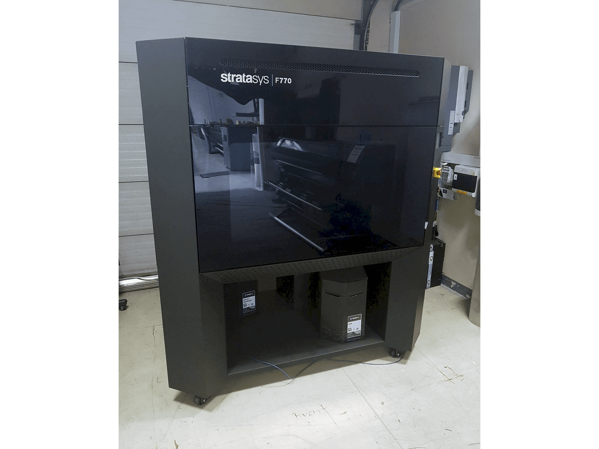 Front view of Stratasys F770 machine