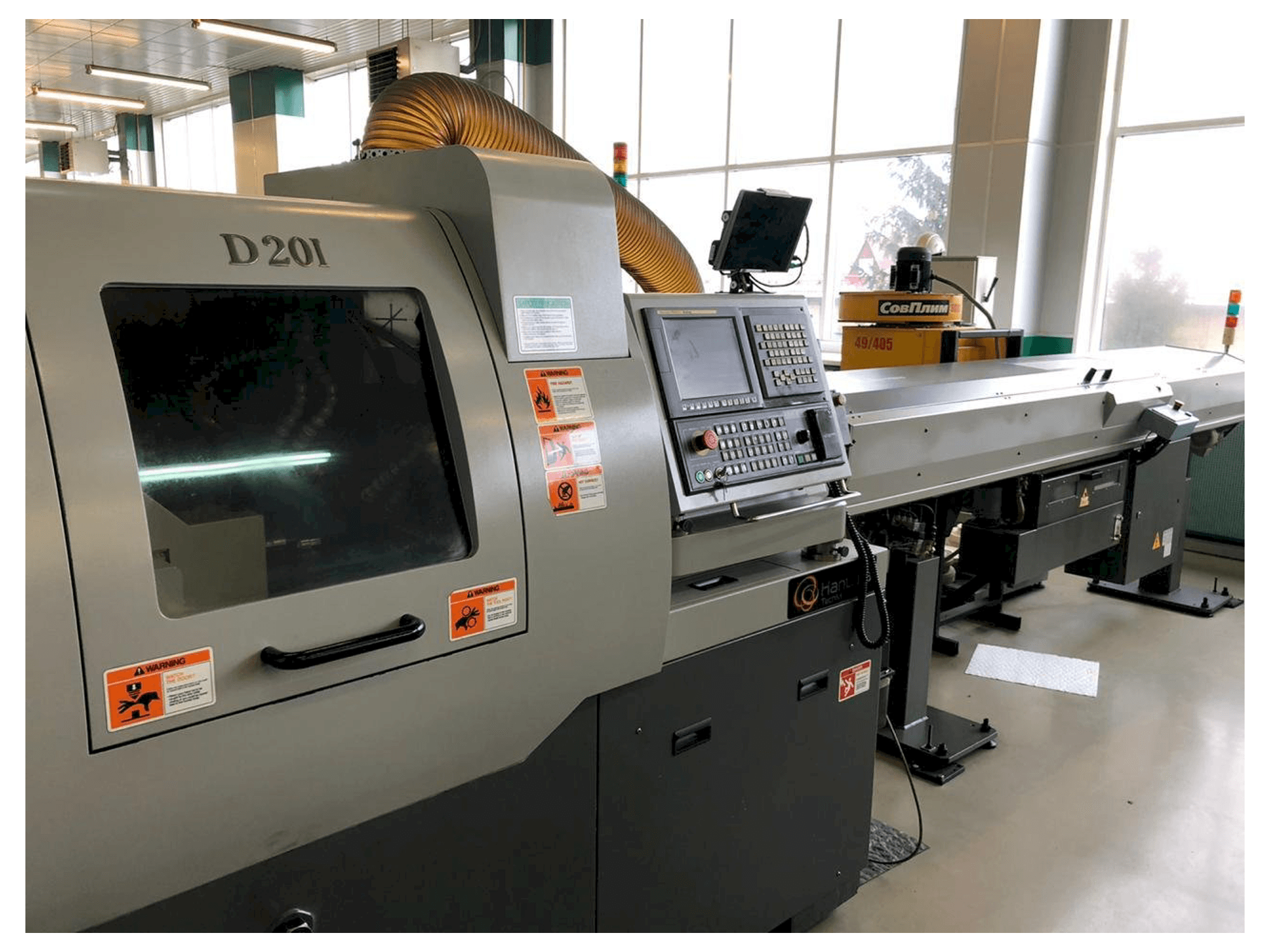 Front view of Hanwha XD20M machine