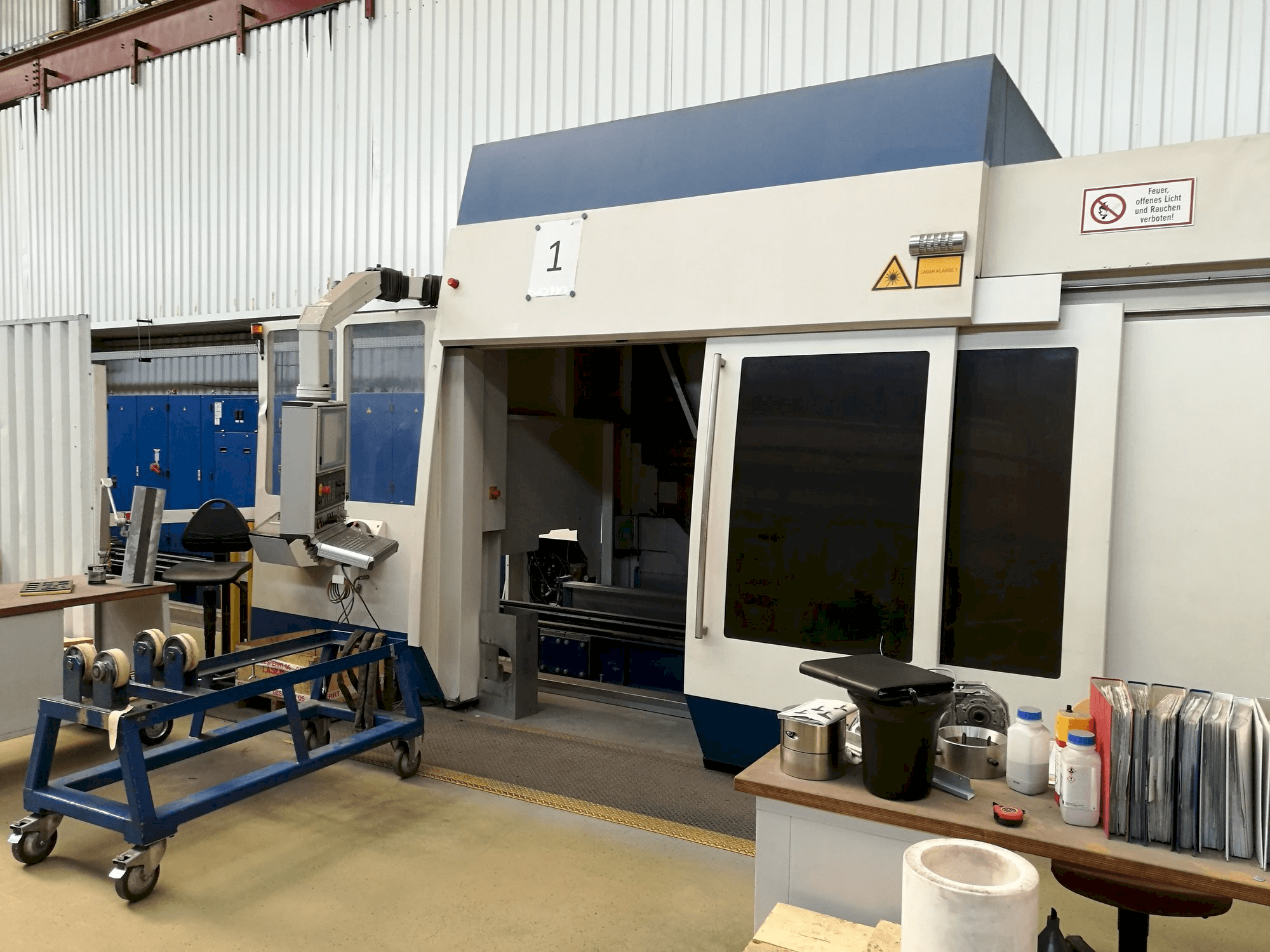 Front view of Trumpf DMD505 machine
