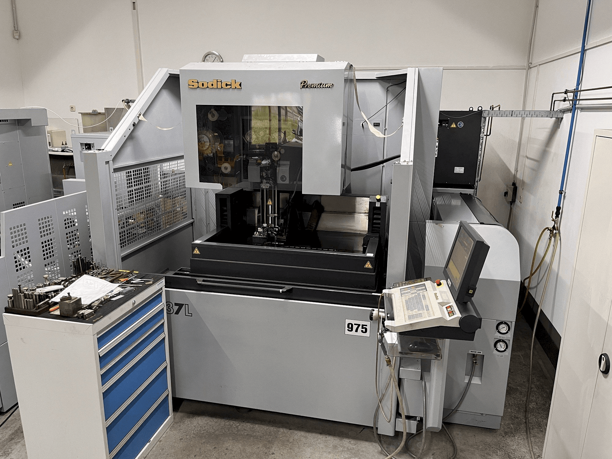 Front view of Sodick AQ537L machine