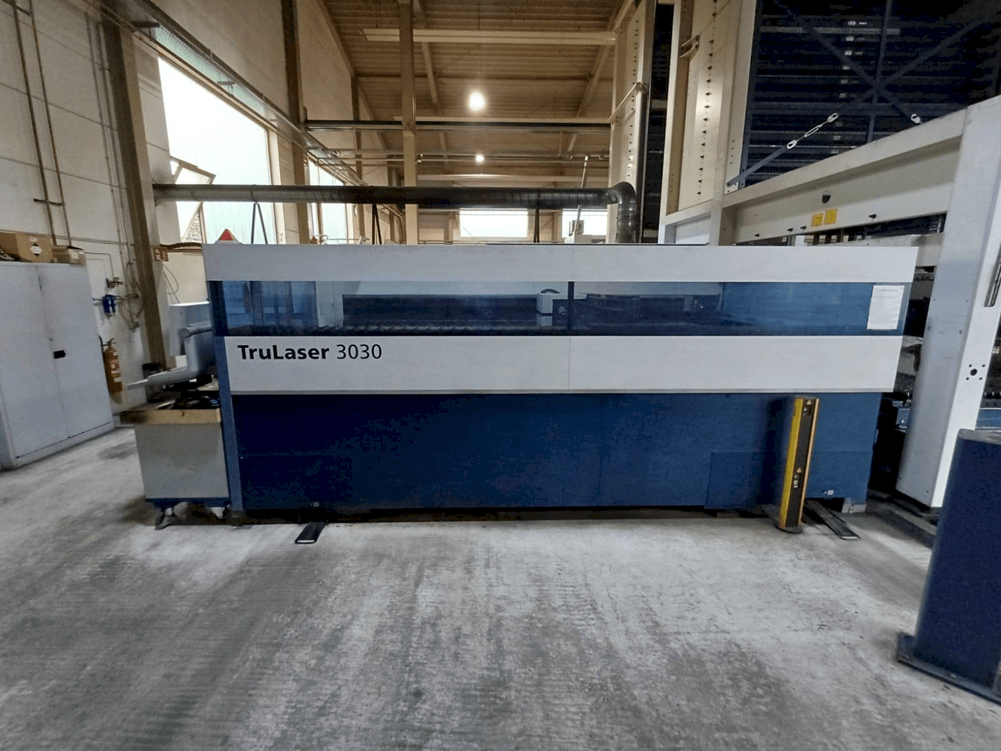 Front view of TRUMPF TruLaser 3030 machine
