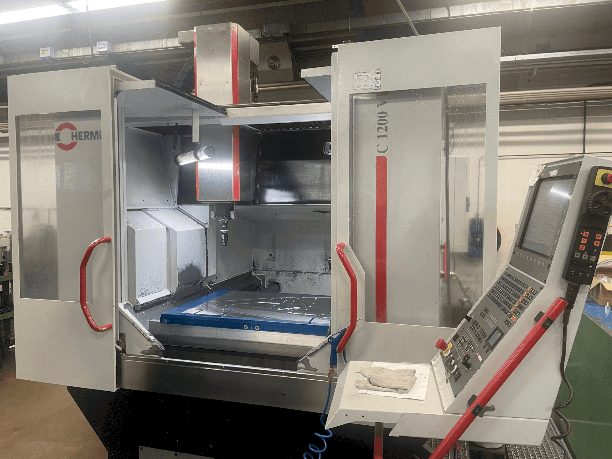 Front view of HERMLE C 1200 V machine