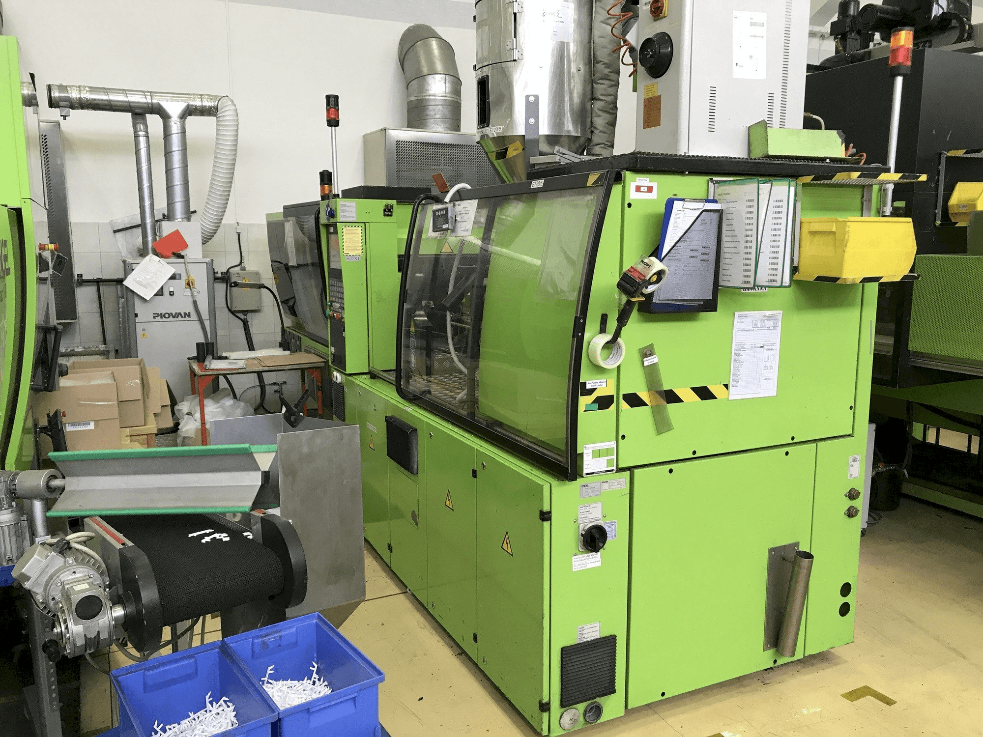 Front view of ENGEL VC 500/120 Focus machine