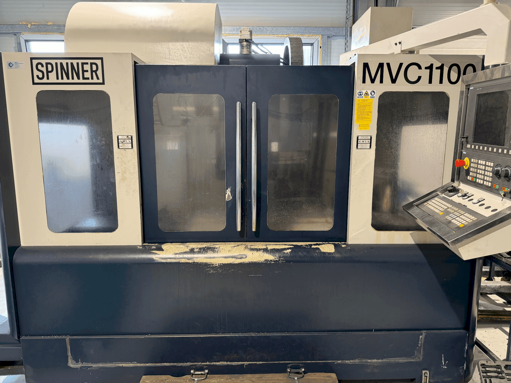 Front view of SPINNER SPINNER VMC 1100 machine