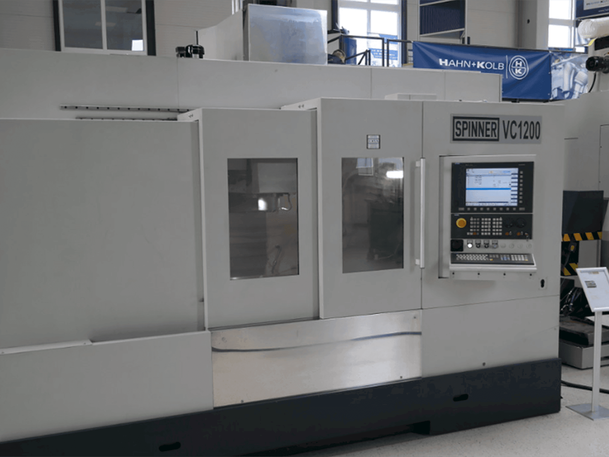 Front view of SPINNER VC 1200 machine