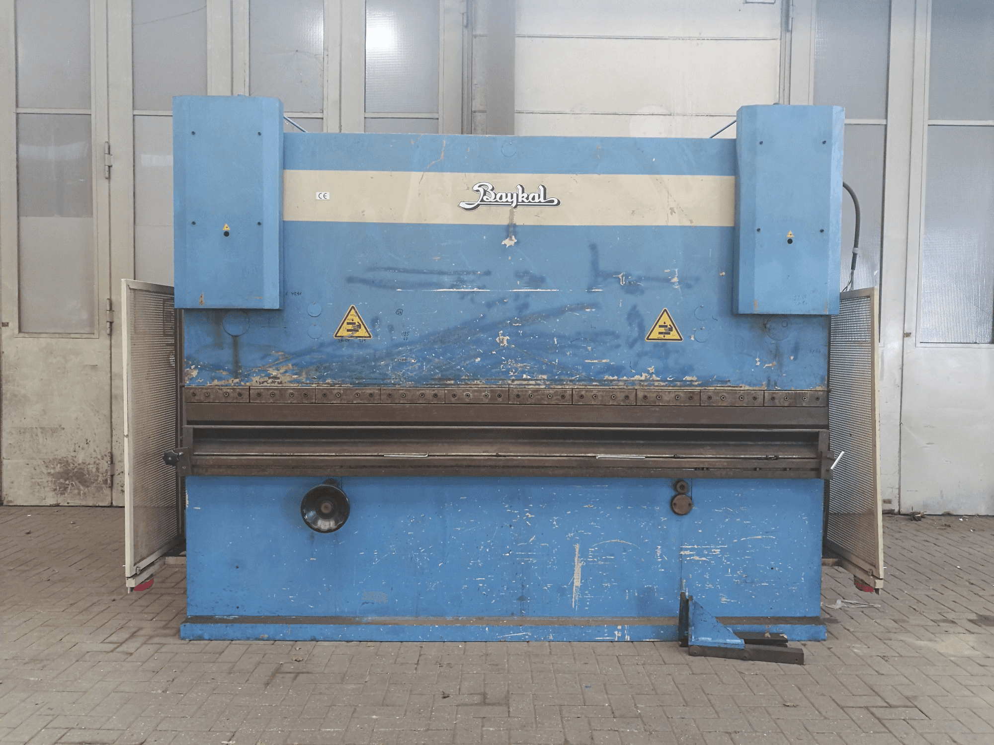 Front view of Baykal APH 3112x220 Machine