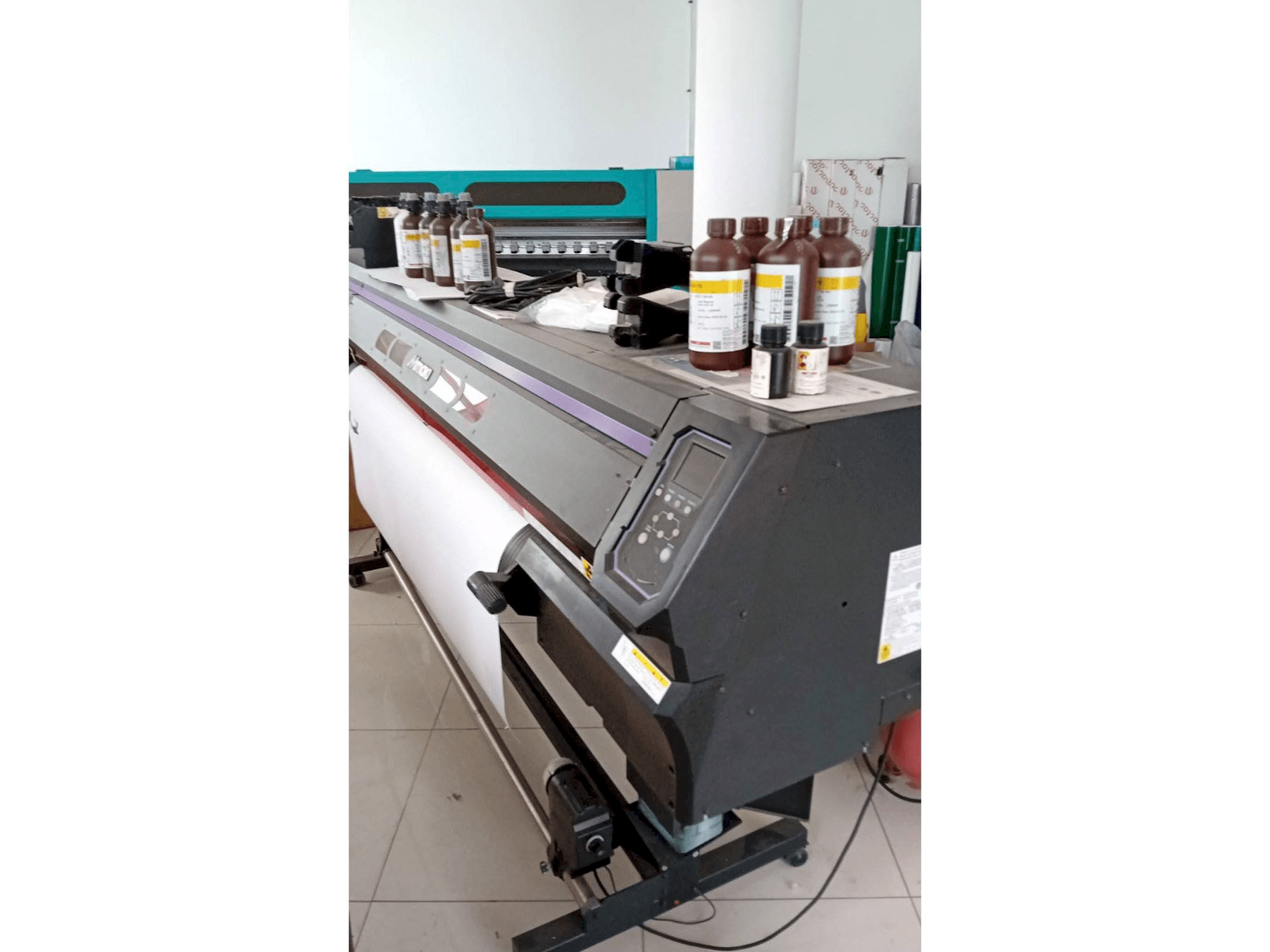 Front view of MIMAKI ucjv300-160 machine
