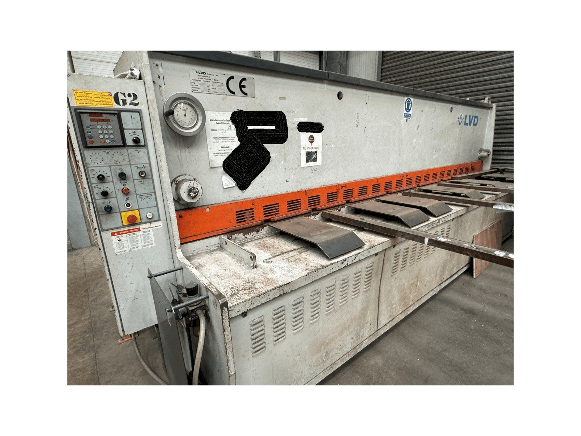 Front view of LVD HST-C 40/6 machine