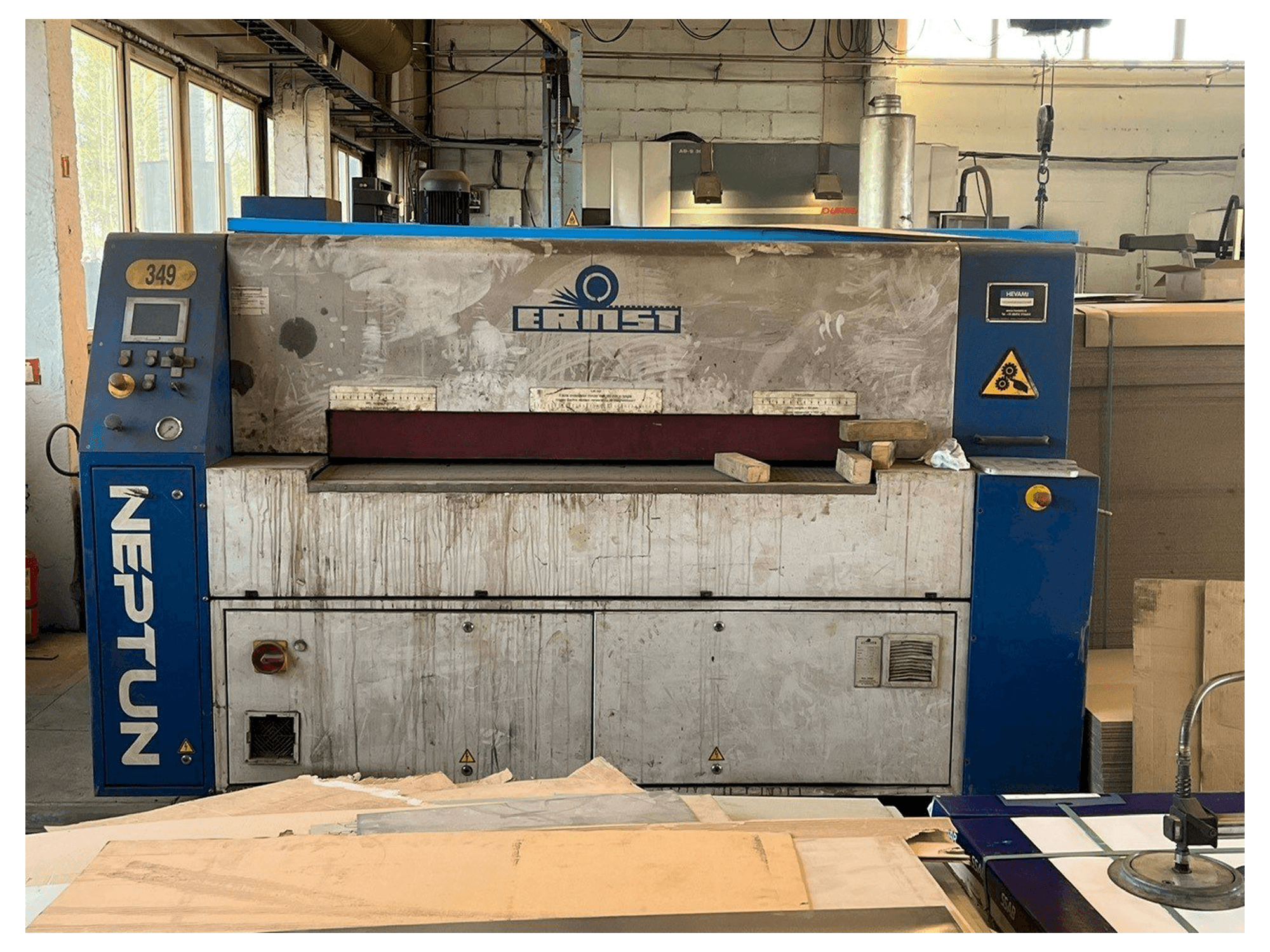 Front view of ERNST Neptun E/B machine