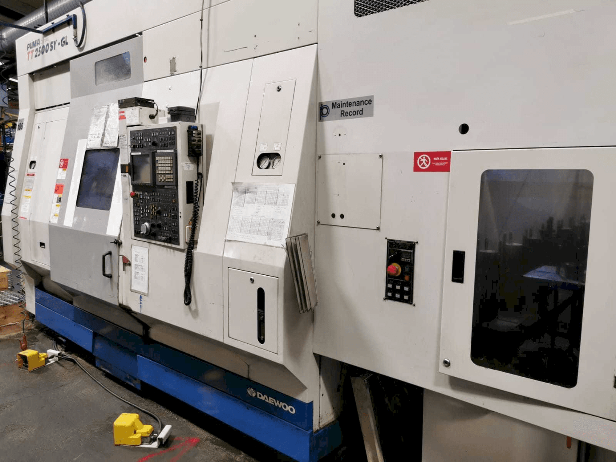 Front view of DAEWOO Puma TT2500SY - GL (2005) machine