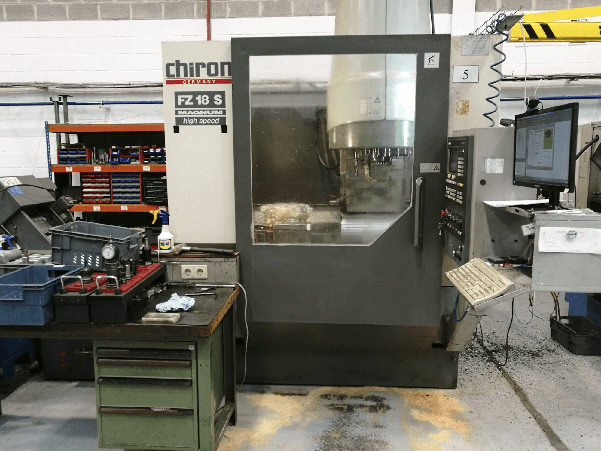 Front view of Chiron FZ18 S Magnum machine